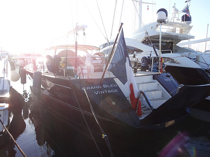 Grand Bleu Vintage yacht in Antibes