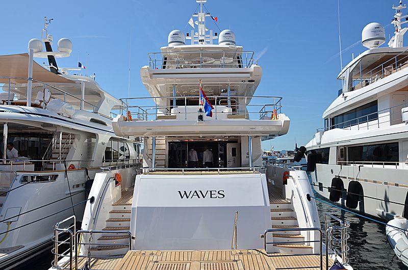 Waves yacht in Cannes