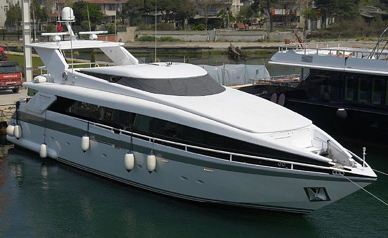 Moontazzam II yacht in marina