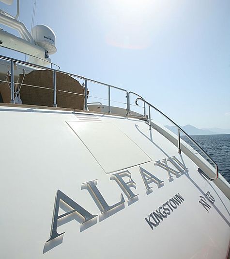 Alfa XII yacht