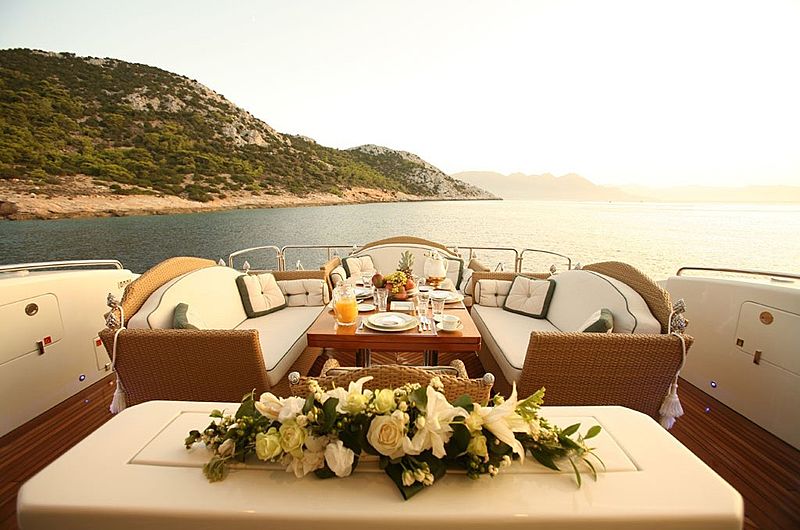 Alfa XII yacht