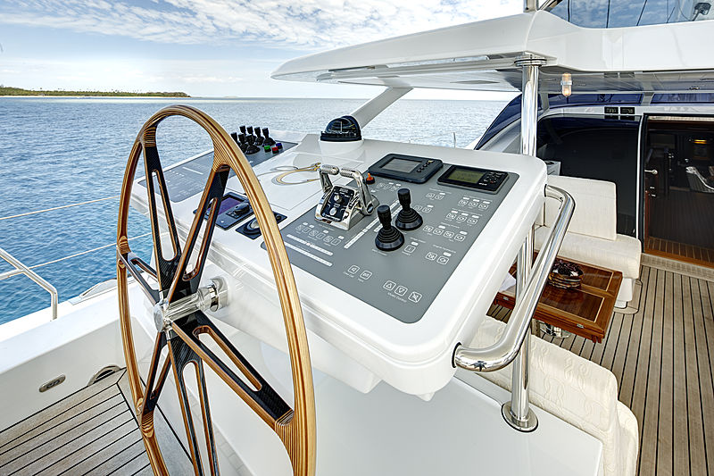 Encore yacht helmstation