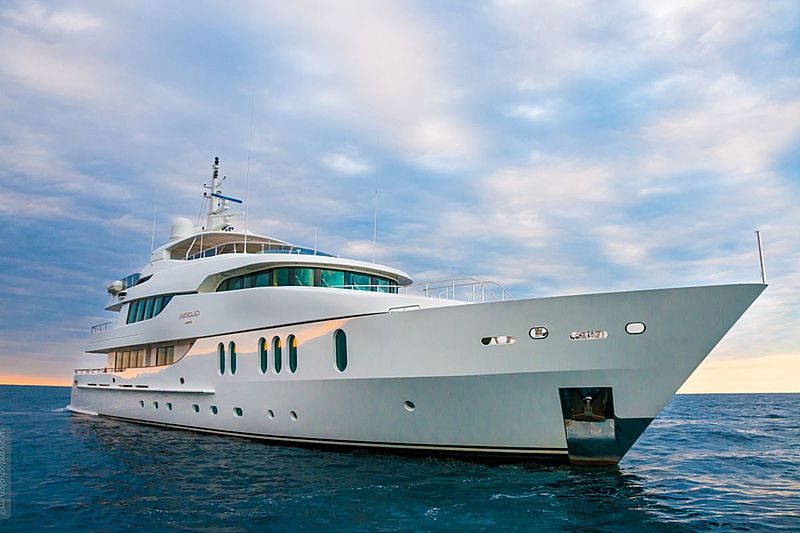 GLORIA TERESA yacht Izar