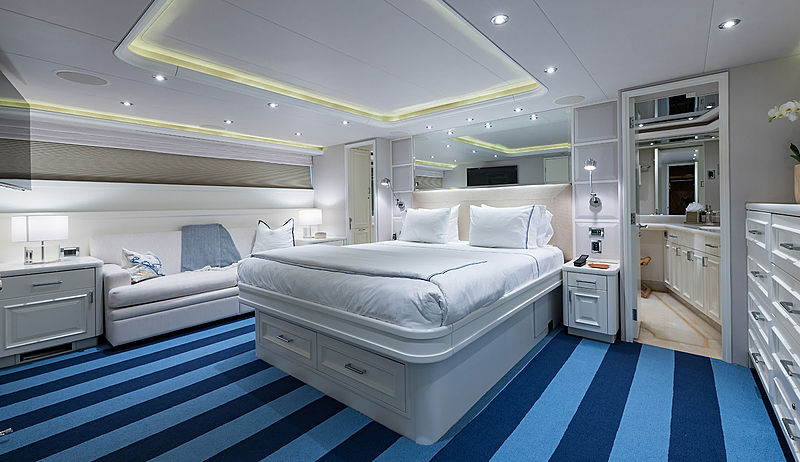 Boxer yacht stateroom