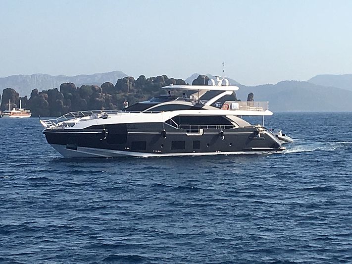 R.Darenben yacht cruising