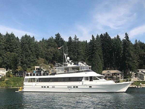 Feelin' Free yacht anchored