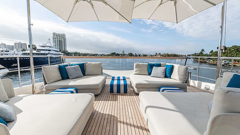 Arkadia yacht sundeck