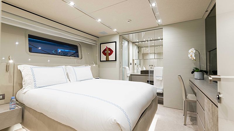 Arkadia yacht stateroom