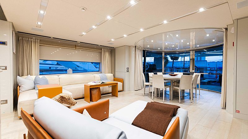 Arkadia yacht saloon