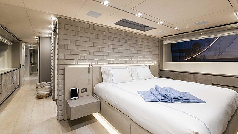 Arkadia yacht stateroom