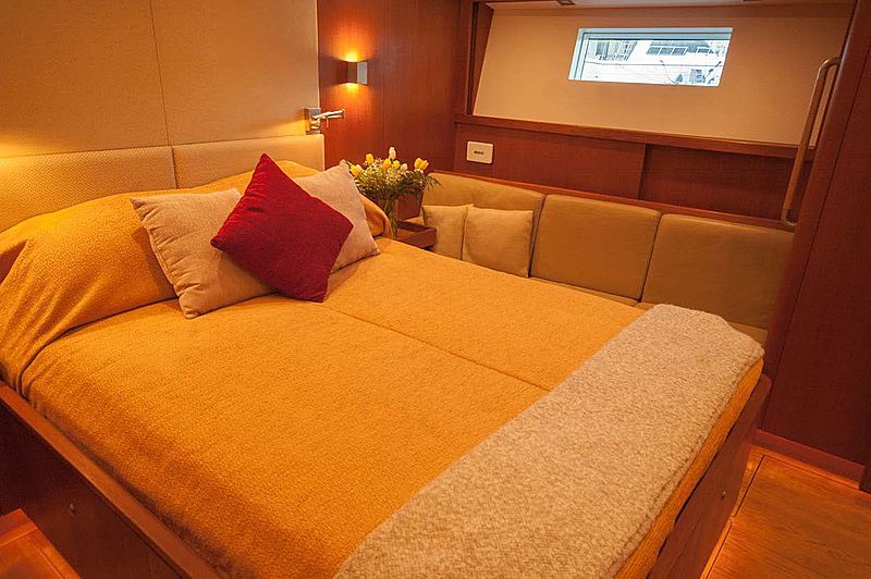 Varsovie yacht stateroom