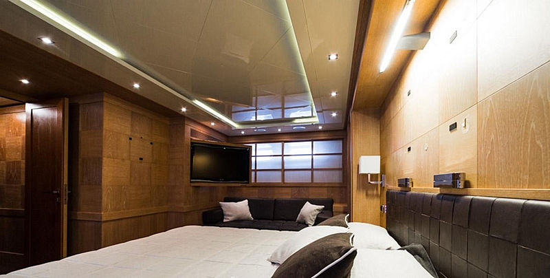 Zoo yacht interior