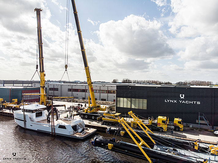Lynx YXT 24 Evolution yacht Roe Shadow launch in Nijkerk