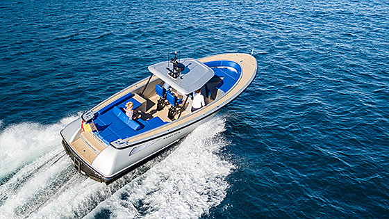 Wajer 38 S tender cruising
