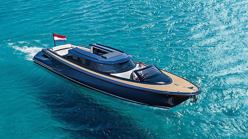 Wajer 38 L tender cruising