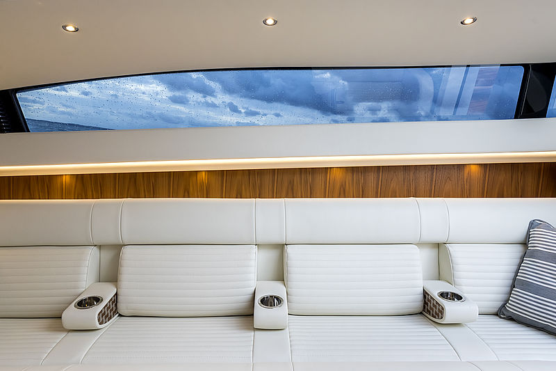 Pascoe 8.00M Limousine tender interior