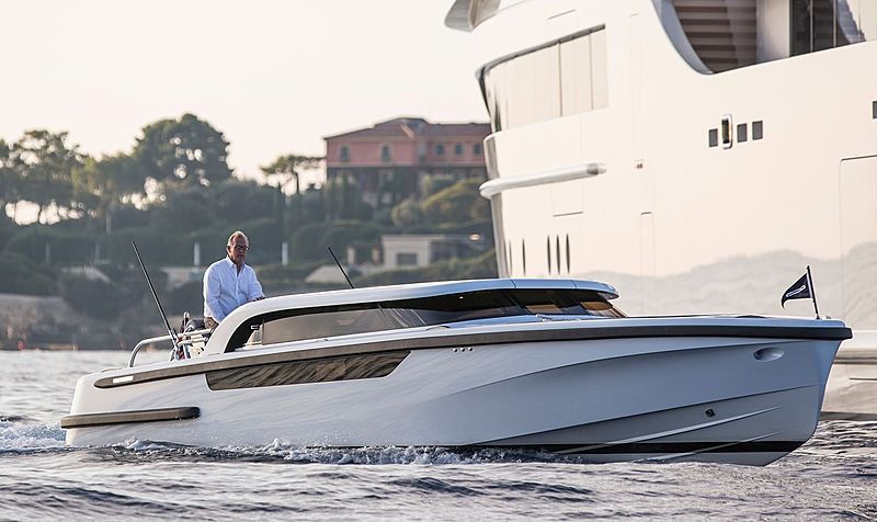 Pascoe Limousine 9.6 - 10.6m SL tender exterior
