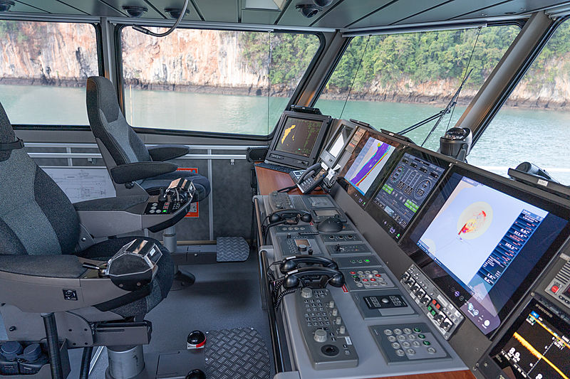 Umbra yacht wheelhouse