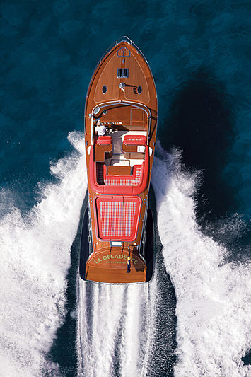 J Craft 42 Torpedo tender cruising