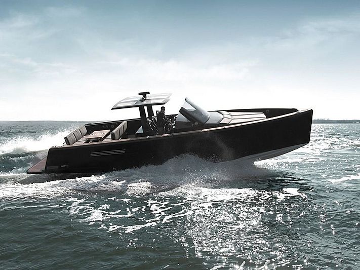 Fjord 40 Open Tender cruising