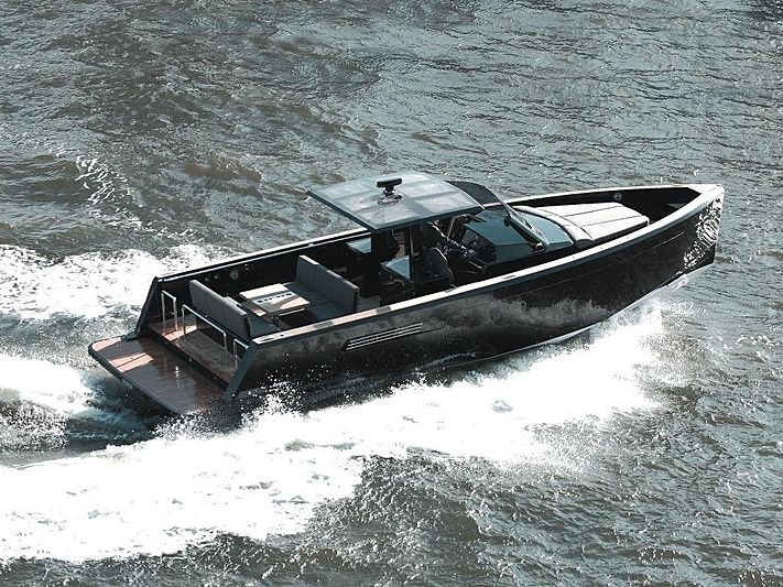 Fjord 40 Open Tender cruising