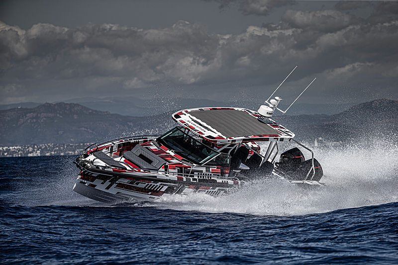Axopar 37 Sun-Top tender cruising