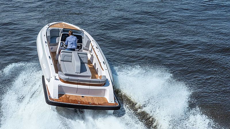 Semi Custom D-RIB 8.9M tender cruising