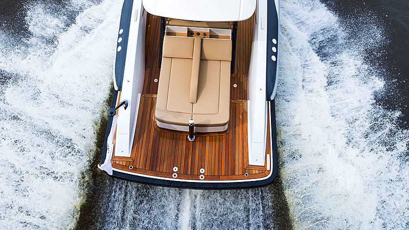 Semi Custom D-RIB 9.25M tender exterior