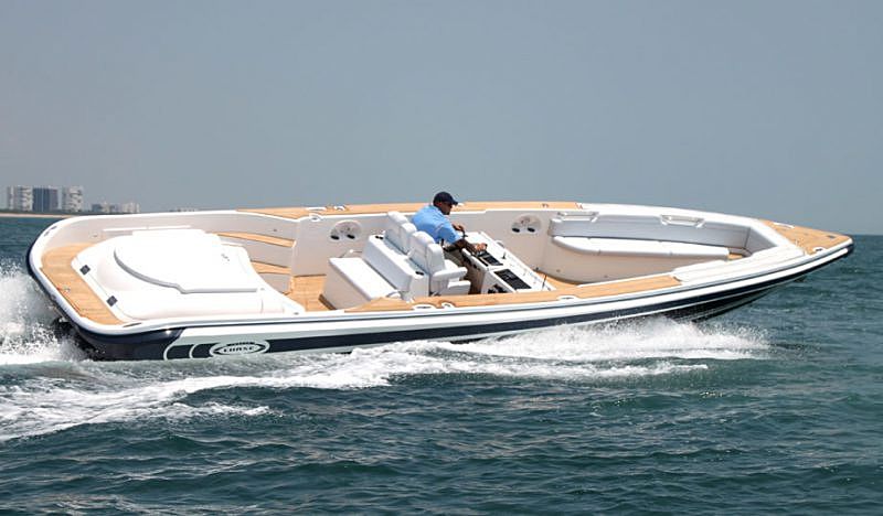 NOVURANIA CHASE 38 tender Novurania