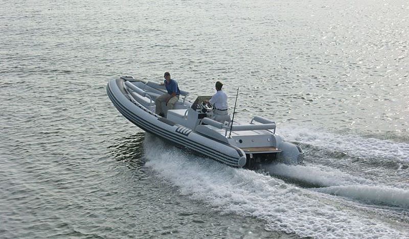 Novurania Launch 700 tender cruising