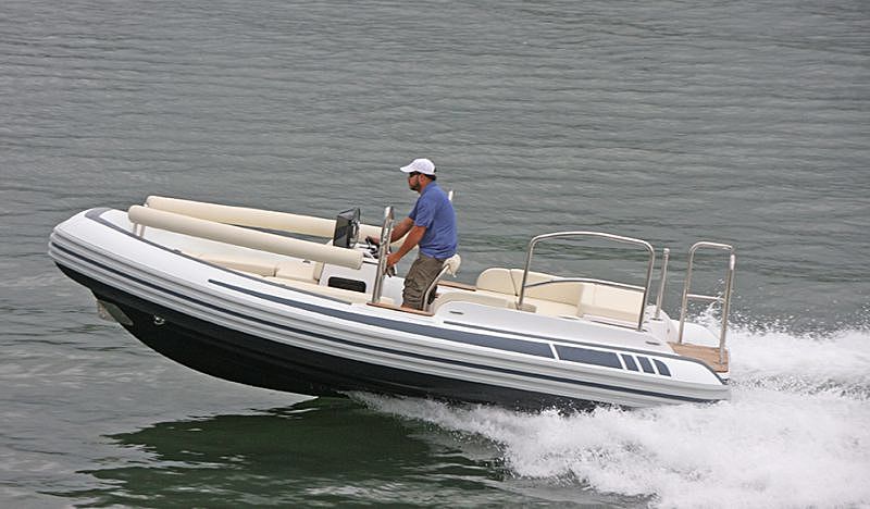 NOVURANIA LX600 tender Novurania