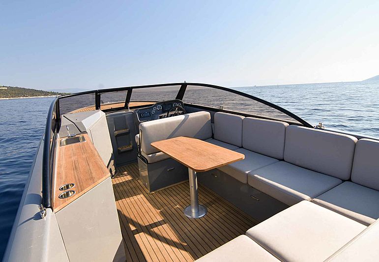 Rand Leisure 28 tender exterior
