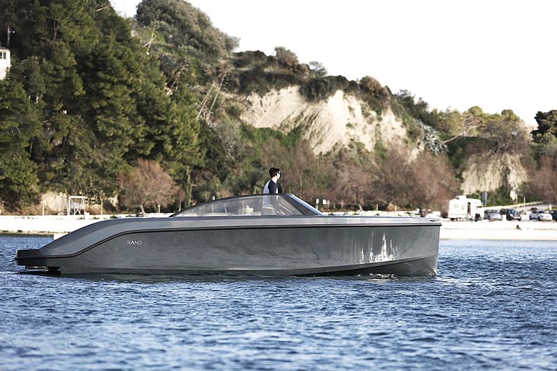 Rand Leisure 28 tender exterior