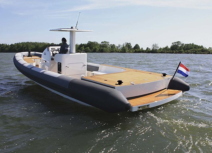 Xtenders 10.0M Main Tender cruising