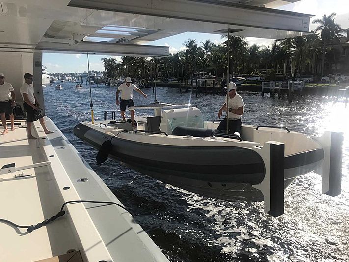 Xtenders 10.0M Beachlander tender launch