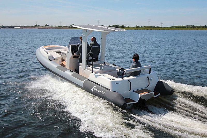 Xtenders People Carrier 7.8M tender exterior