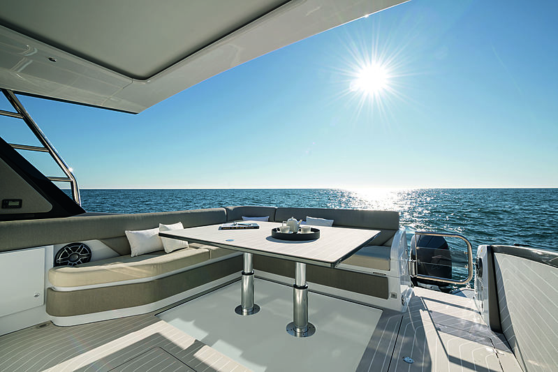 Azimut Verve 47 yacht tender