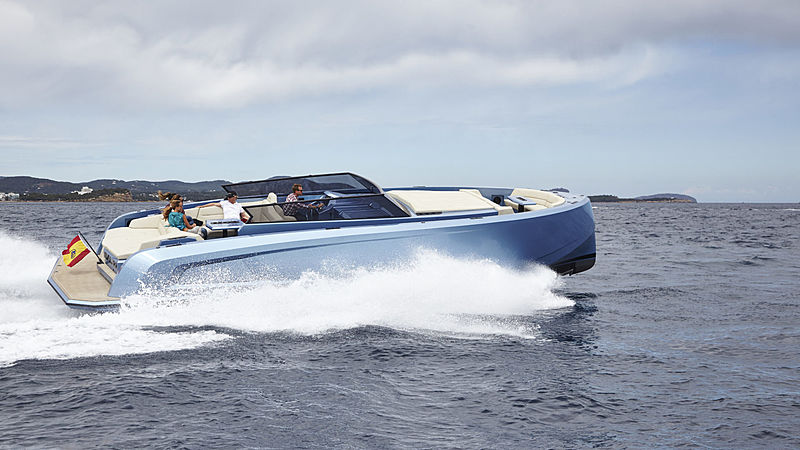 VANQUISH VQ45 tender Vanquish Yachts