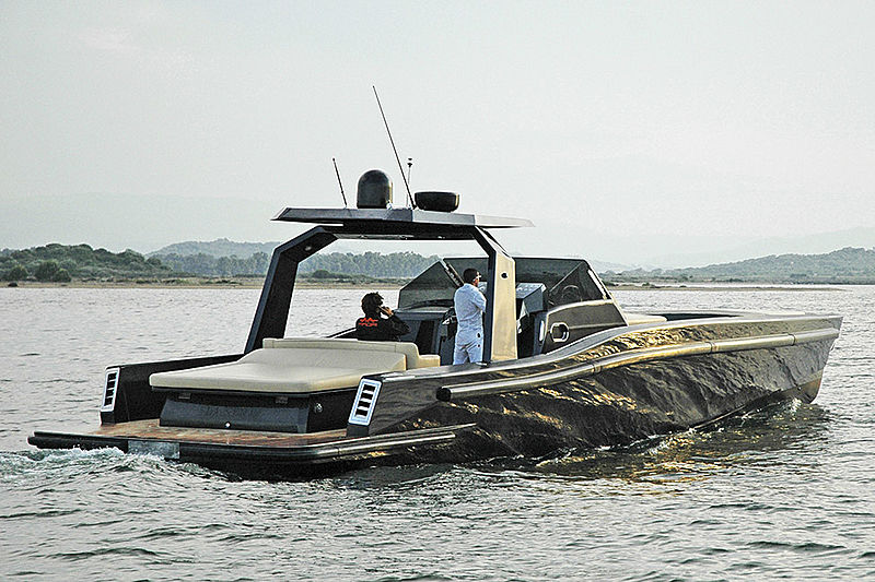 Maori 50ft tender exterior