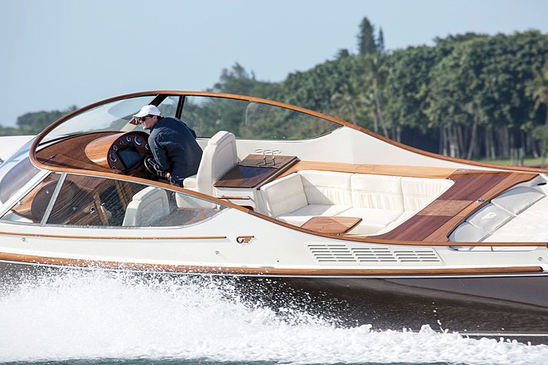 Hinckley Runabout 34 tender exterior