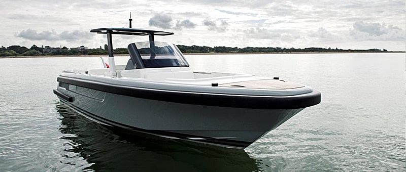 Compass Open Tender 9.5M exterior
