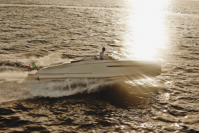 I.C. Yacht Aquila