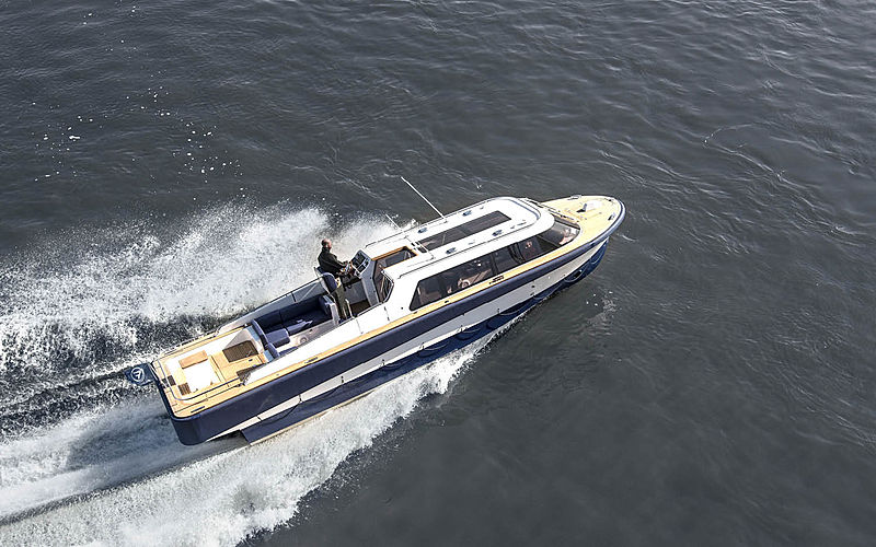 Fassmer TL-Limo 1100 tender exterior