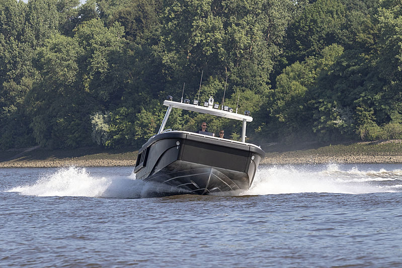 Fassmer BLC 10.5 tender exterior