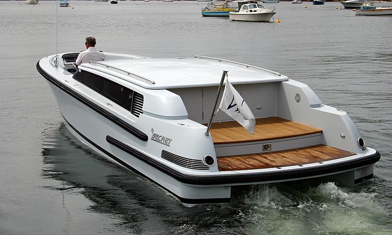 Vikal Limousine 10M tender exterior