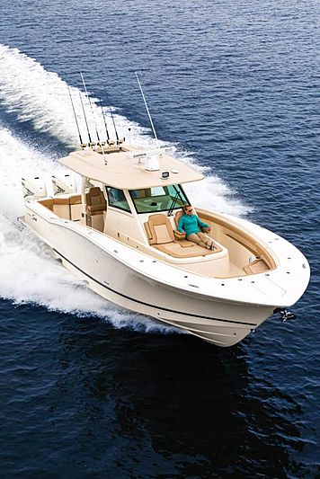Scout 380 LFX tender exterior
