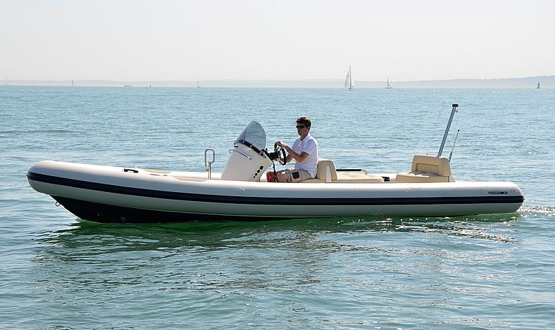 Pascoe Shuttle 7.00-8.00M tender cruising