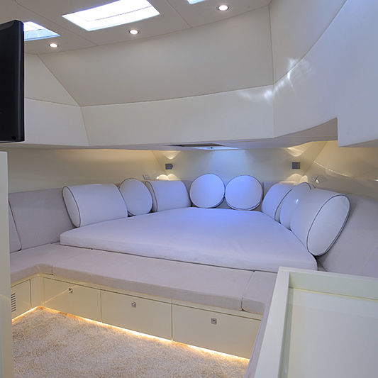 CNM Continental 43 Tender interior