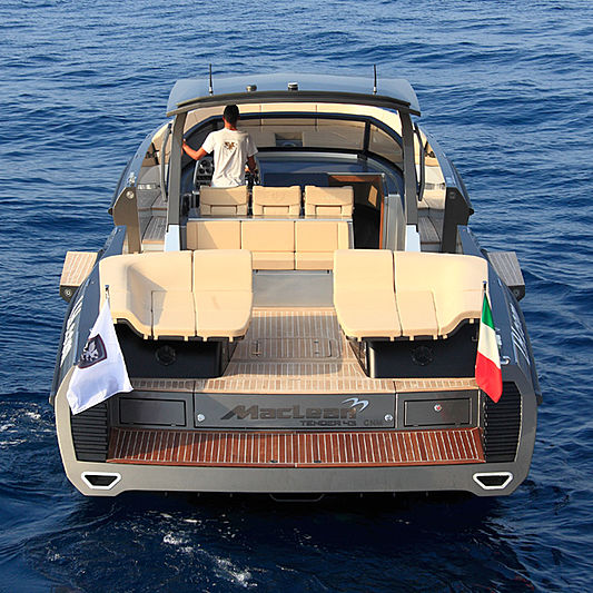 CNM Continental 43 Tender exterior