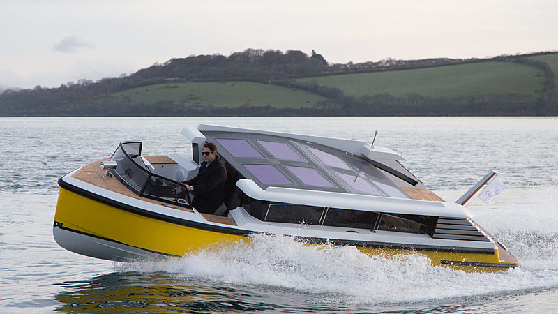 Cockwells 8m Limousine tender exterior